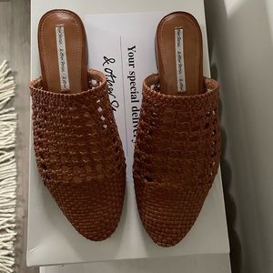 & Other Stories Woven Leather Slip On Flats. Size 7. Brown.